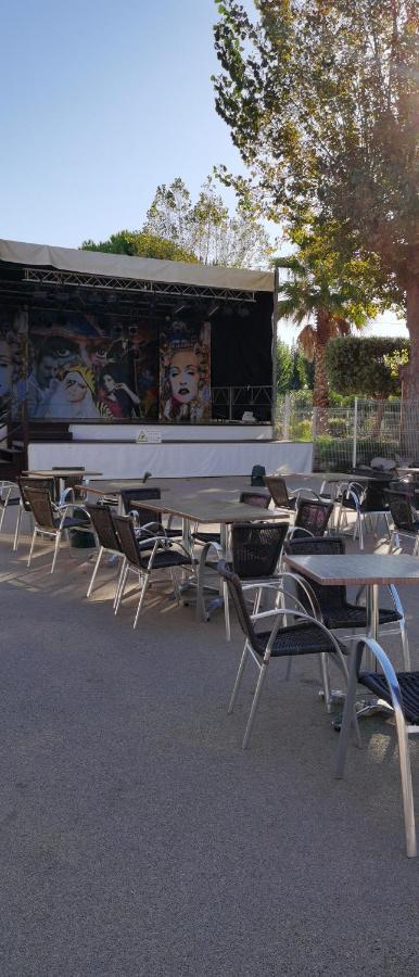 Hotel Les sables du midi à Valras-Plage Extérieur photo